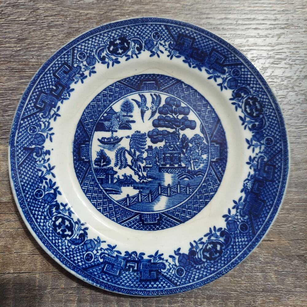 Gater Hall & Co Ye Old Willow Bulldog Mark Blue White Plate England 6.5"